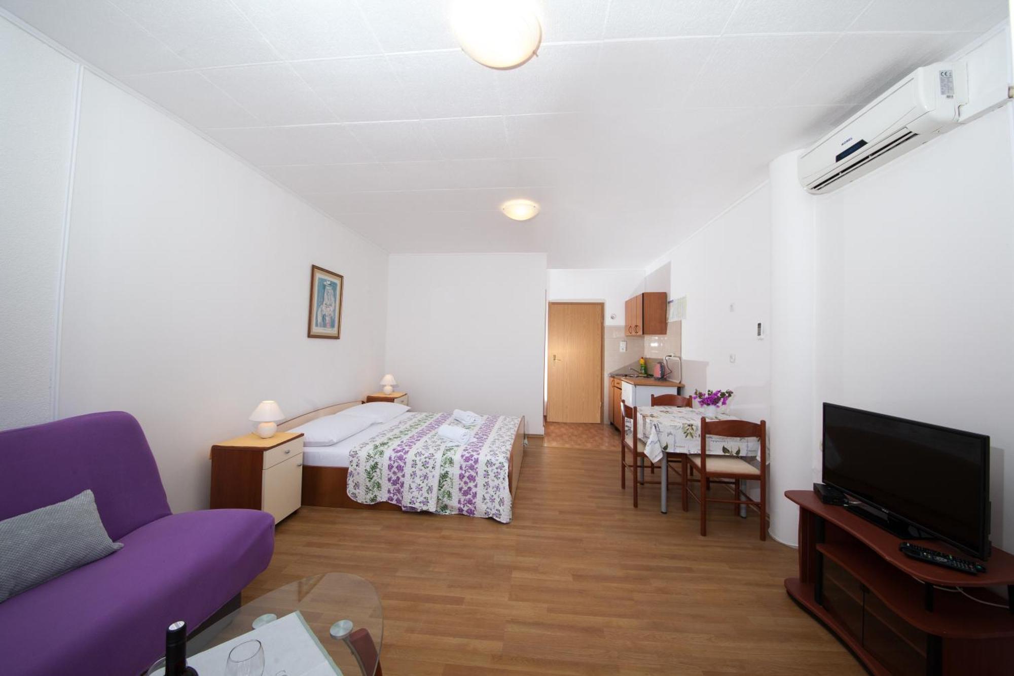 Apartments Kovacic Makarska Rum bild